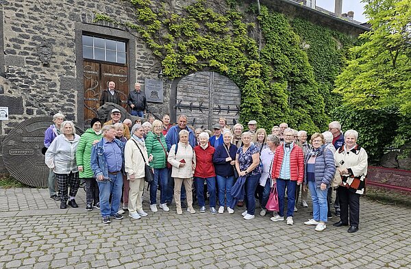 Gruppenbild der Senior*innen beim Tagesausflug